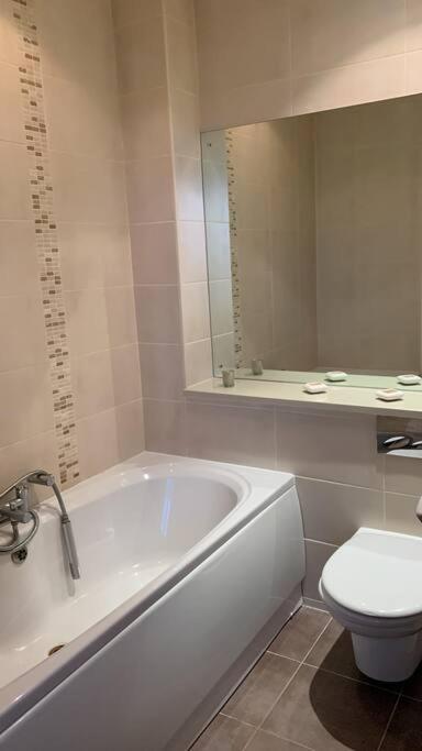3 Bedroom Penthouse Apartment In 란 외부 사진