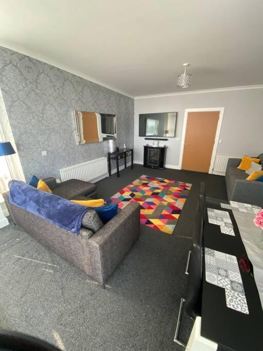 3 Bedroom Penthouse Apartment In 란 외부 사진